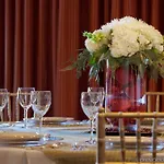 DoubleTree by Hilton Hotel Savannah Historic District 